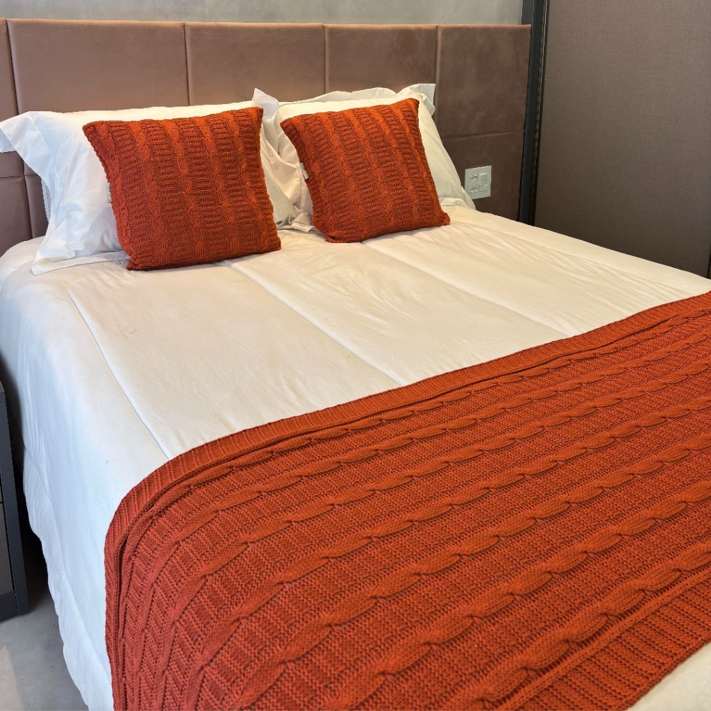 Kit Manta Peseira de Tricot + Capas de Almofada para Cama e Sofá Cama Casal Queen Decoração FIRENZE