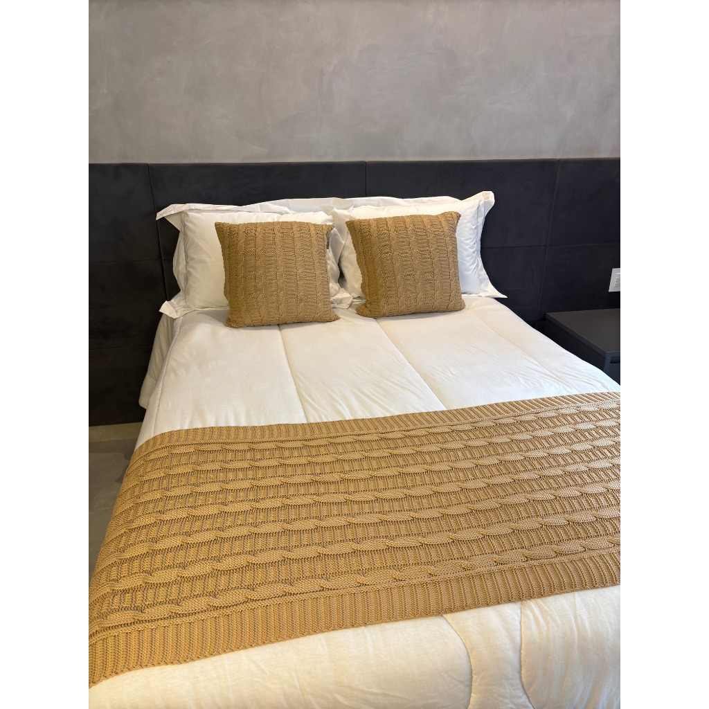 Kit Manta Peseira de Tricot + Capas de Almofada para Cama e Sofá Cama Casal Queen Decoração FIRENZE