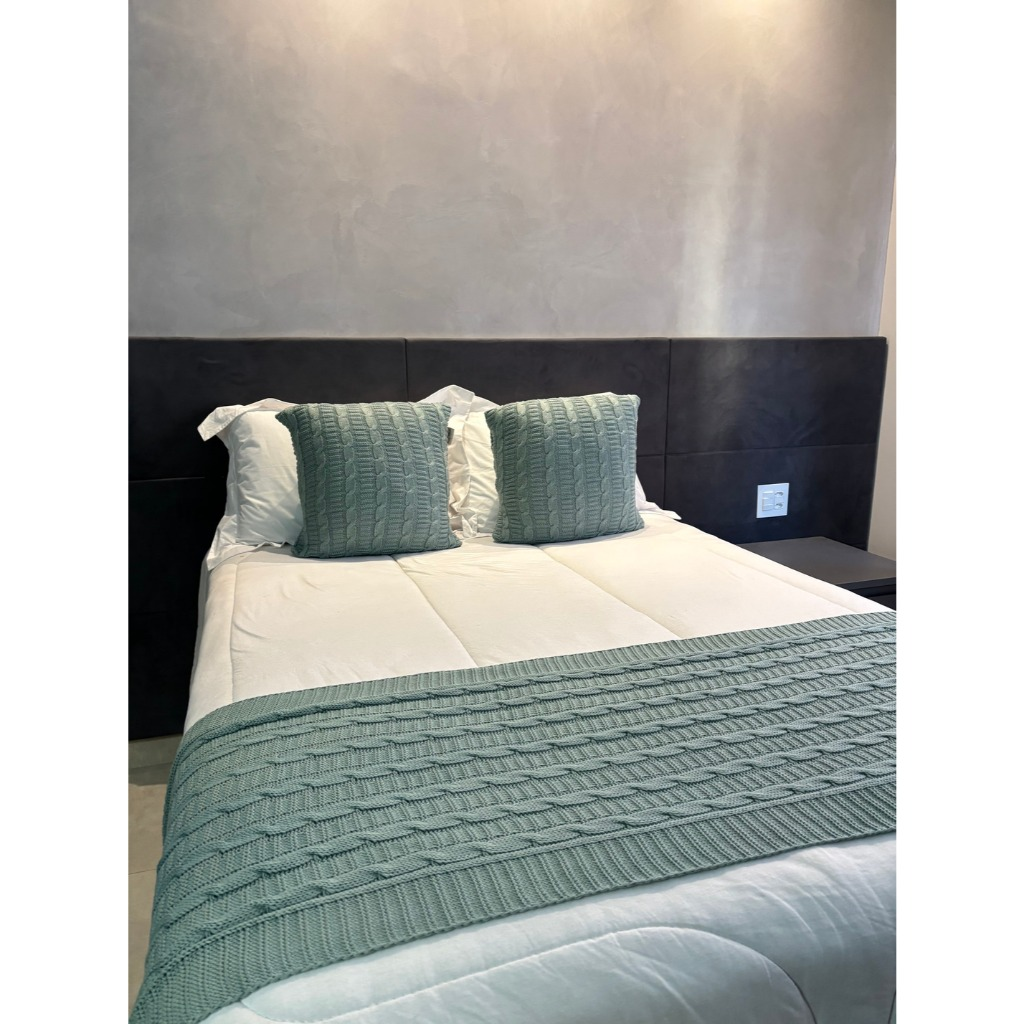 Kit Manta Peseira de Tricot + Capas de Almofada para Cama e Sofá Cama Casal Queen Decoração FIRENZE