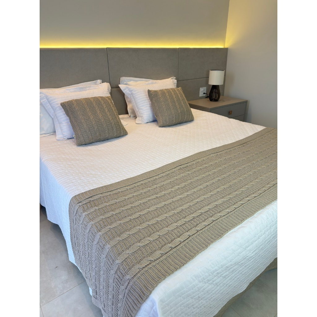 Kit Manta Peseira de Tricot + Capas de Almofada para Cama e Sofá Cama Casal Queen Decoração FIRENZE